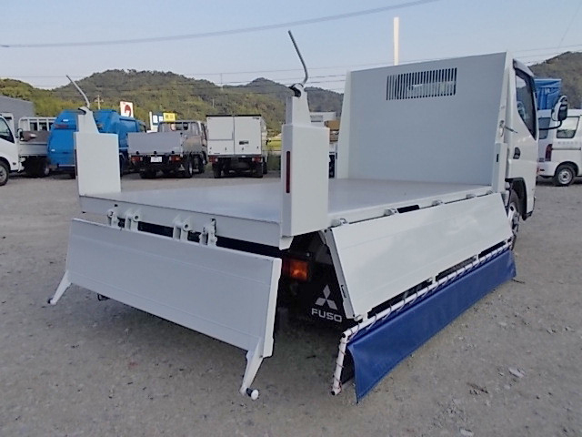 三菱ふそうキャンターダンプ小型（2t・3t）[写真15]