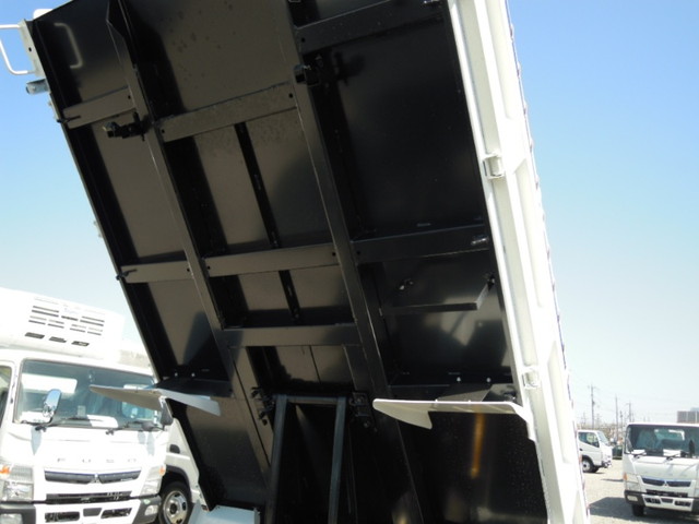 三菱ふそうキャンターダンプ小型（2t・3t）[写真24]
