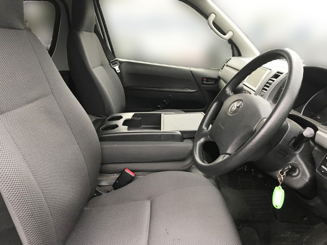トヨタハイエースバン小型（2t・3t）[写真10]