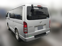 トヨタハイエースバン小型（2t・3t）[写真04]