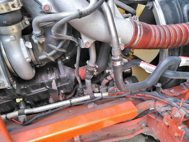 UDトラックスクオンダンプ大型（10t）[写真14]