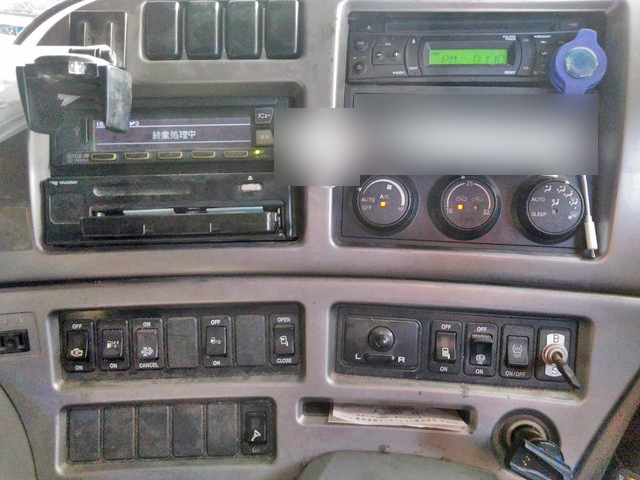 UDトラックスクオンダンプ大型（10t）[写真18]