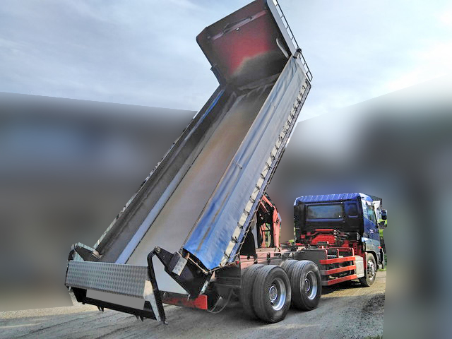 UDトラックスクオンダンプ大型（10t）[写真02]