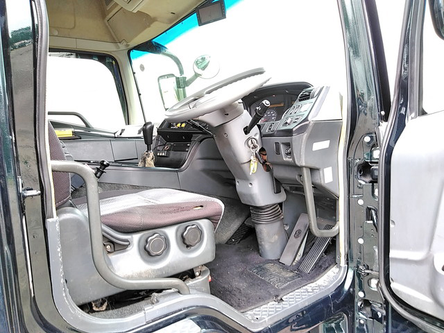 三菱ふそうスーパーグレートコンテナ専用車大型（10t）[写真34]