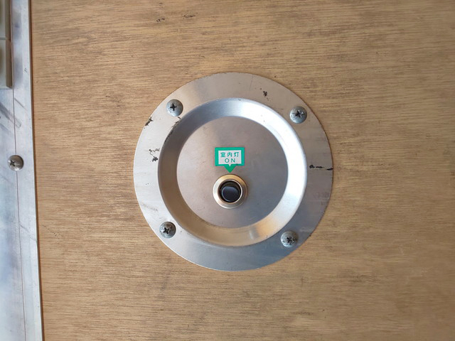 三菱ふそうキャンターパネルバン小型（2t・3t）[写真10]