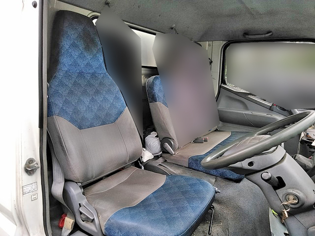 三菱ふそうキャンターアルミバン小型（2t・3t）[写真18]