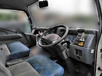 三菱ふそうキャンターアルミバン小型（2t・3t）[写真19]