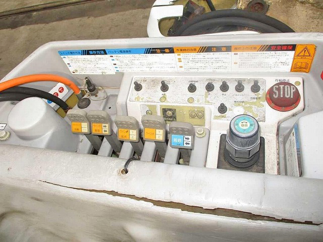 三菱ふそうキャンター高所作業車小型（2t・3t）[写真11]