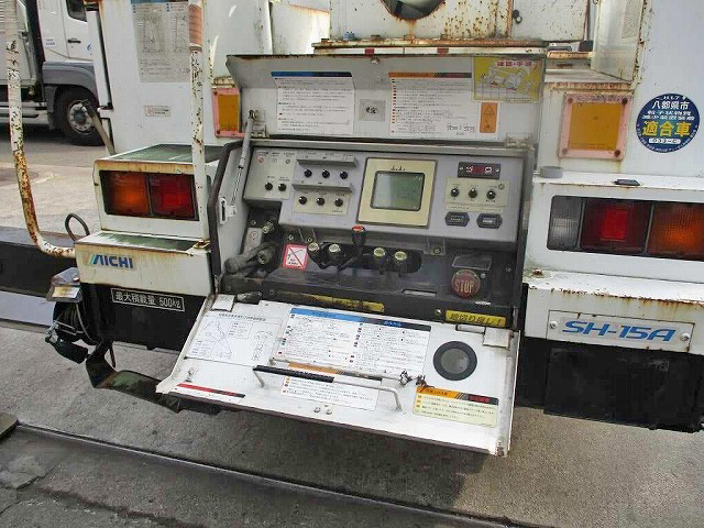 三菱ふそうキャンター高所作業車小型（2t・3t）[写真12]