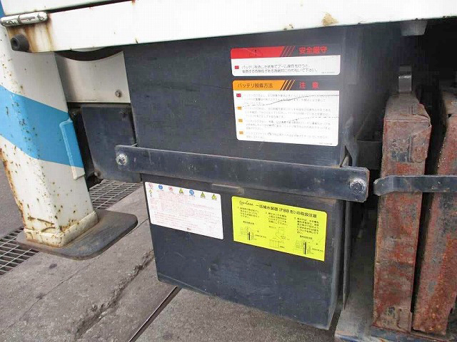 三菱ふそうキャンター高所作業車小型（2t・3t）[写真13]