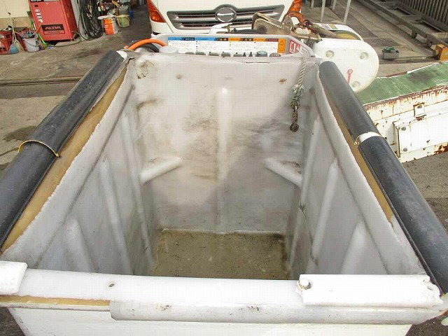 三菱ふそうキャンター高所作業車小型（2t・3t）[写真09]