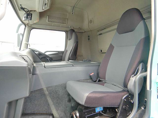 三菱ふそうスーパーグレートトレーラーヘッド（トラクターヘッド）大型（10t）[写真17]