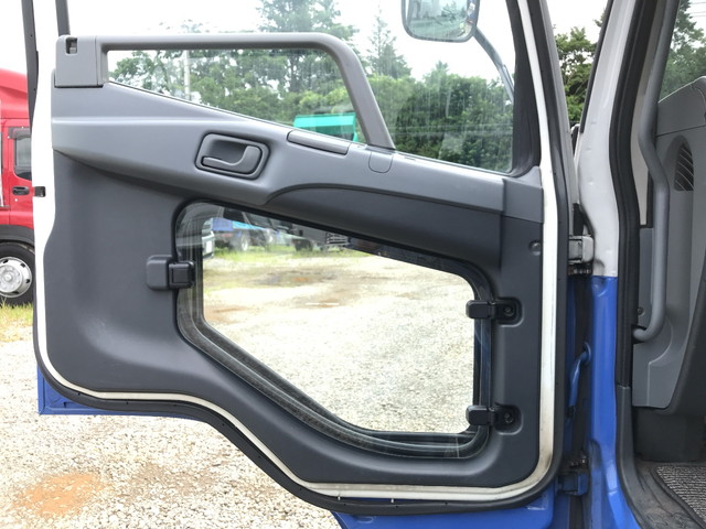 三菱ふそうファイターパッカー車（塵芥車）中型（4t）[写真28]