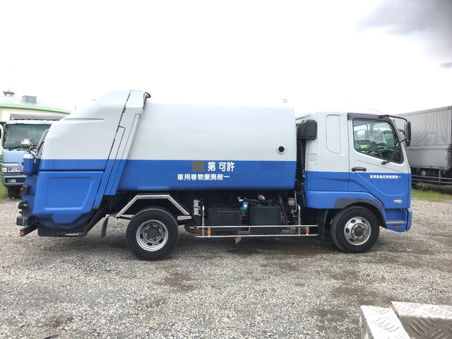 三菱ふそうファイターパッカー車（塵芥車）中型（4t）[写真06]