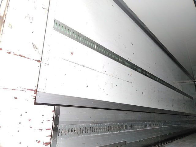 三菱ふそうスーパーグレートパネルウイング大型（10t）[写真10]