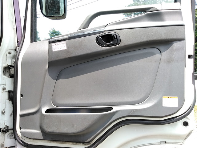 三菱ふそうスーパーグレートパネルウイング大型（10t）[写真26]