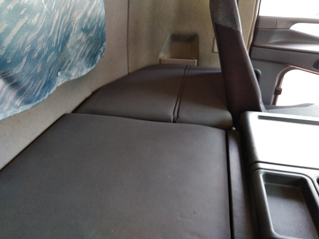 三菱ふそうスーパーグレートパネルウイング大型（10t）[写真30]