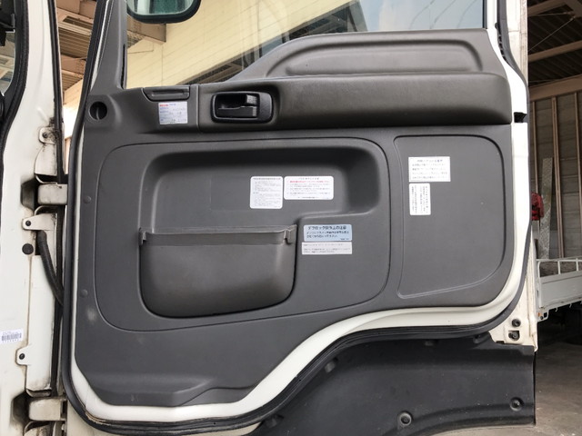 いすゞギガパッカー車（塵芥車）大型（10t）[写真30]