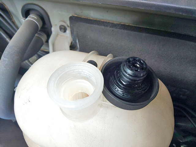 トヨタハイエースバン小型（2t・3t）[写真19]