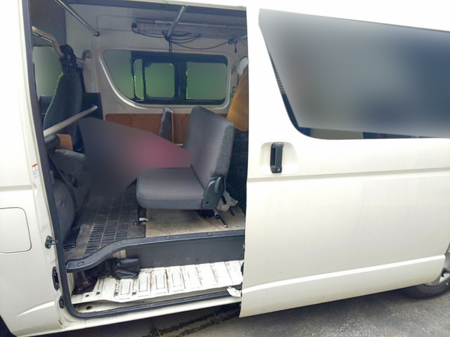 トヨタハイエースバン小型（2t・3t）[写真04]