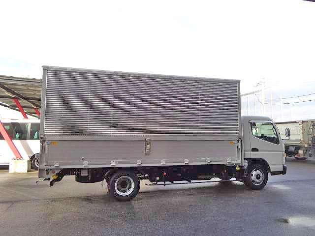 三菱ふそうキャンターアルミウイング小型（2t・3t）[写真12]