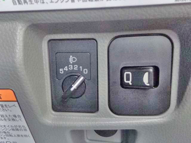 三菱ふそうキャンターアルミウイング小型（2t・3t）[写真14]