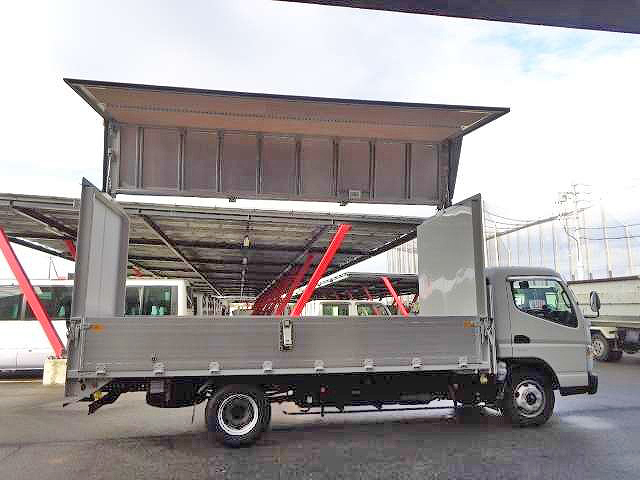 三菱ふそうキャンターアルミウイング小型（2t・3t）[写真04]