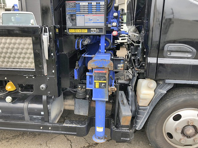 三菱ふそうキャンタークレーン4段小型（2t・3t）[写真12]