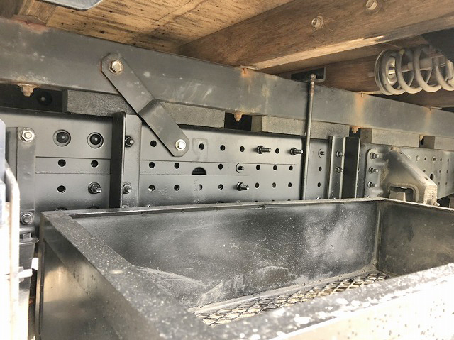 三菱ふそうキャンタークレーン4段小型（2t・3t）[写真14]