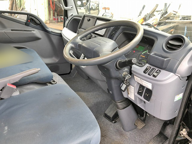 三菱ふそうキャンタークレーン4段小型（2t・3t）[写真20]