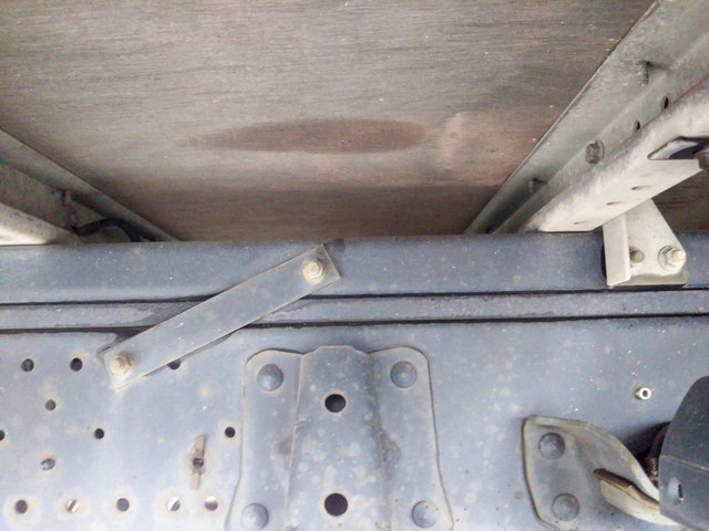 いすゞエルフアルミバン小型（2t・3t）[写真23]