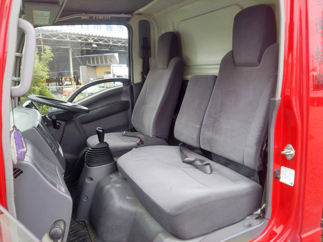 いすゞエルフアルミバン小型（2t・3t）[写真30]