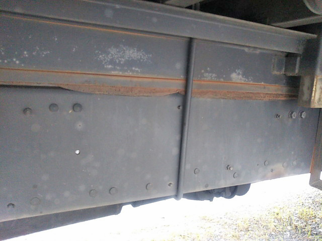 三菱ふそうスーパーグレート平ボディ大型（10t）[写真12]