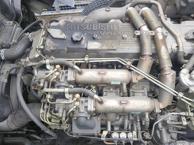 三菱ふそうスーパーグレート平ボディ大型（10t）[写真18]