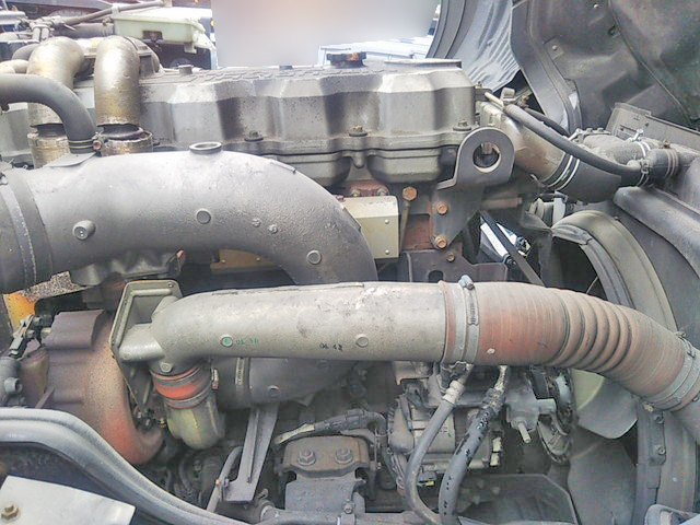 三菱ふそうスーパーグレート平ボディ大型（10t）[写真21]