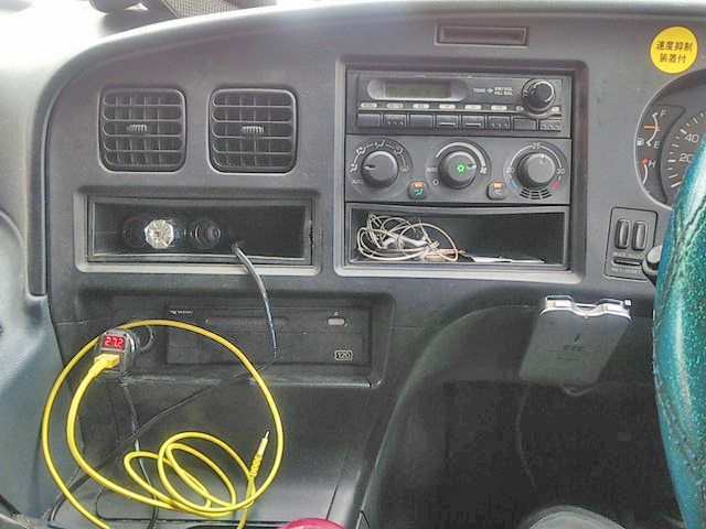 三菱ふそうスーパーグレート平ボディ大型（10t）[写真29]