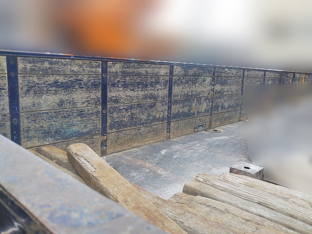 三菱ふそうスーパーグレート平ボディ大型（10t）[写真06]