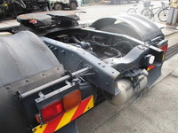 UDトラックスクオントレーラーヘッド（トラクターヘッド）大型（10t）[写真07]