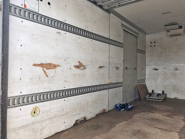 いすゞエルフアルミバン小型（2t・3t）[写真11]