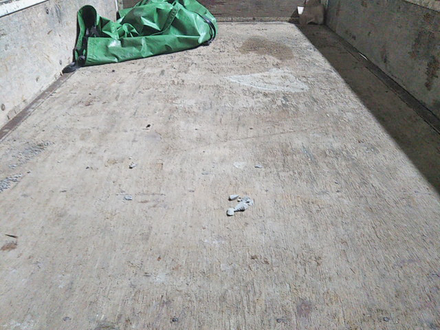 いすゞエルフ平ボディ小型（2t・3t）[写真13]