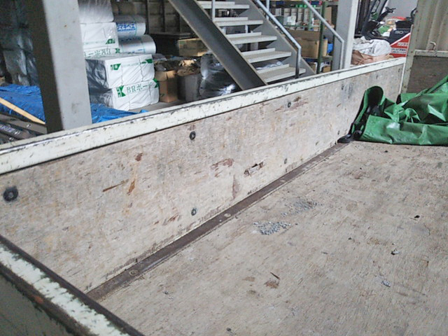 いすゞエルフ平ボディ小型（2t・3t）[写真14]