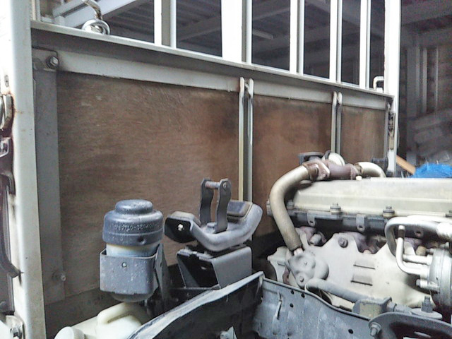 いすゞエルフ平ボディ小型（2t・3t）[写真15]