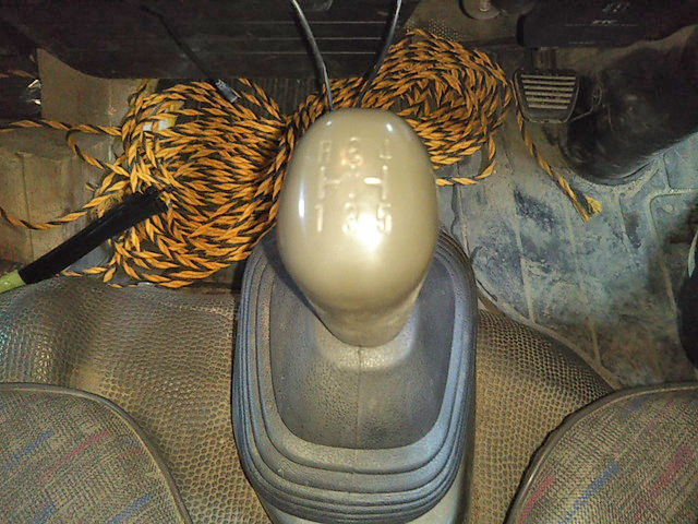 いすゞエルフ平ボディ小型（2t・3t）[写真28]