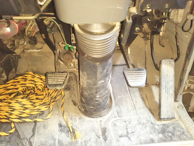 いすゞエルフ平ボディ小型（2t・3t）[写真29]