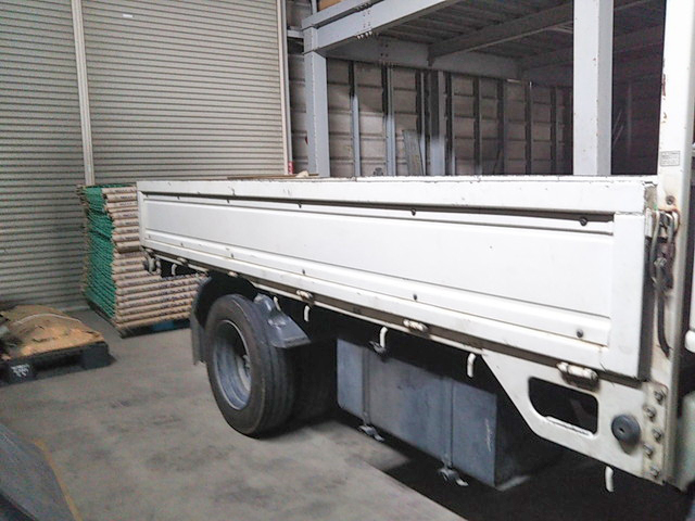 いすゞエルフ平ボディ小型（2t・3t）[写真05]