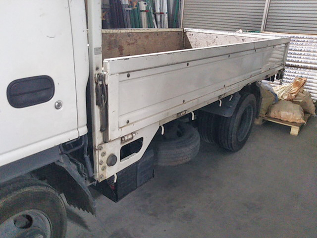 いすゞエルフ平ボディ小型（2t・3t）[写真06]
