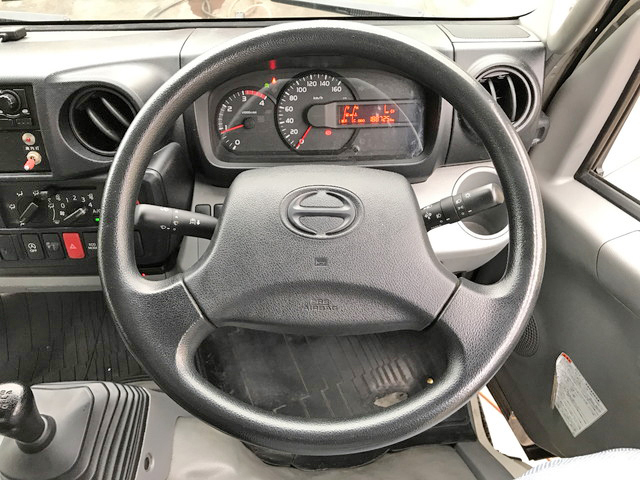 日野デュトロ冷凍車（冷蔵車）小型（2t・3t）[写真32]