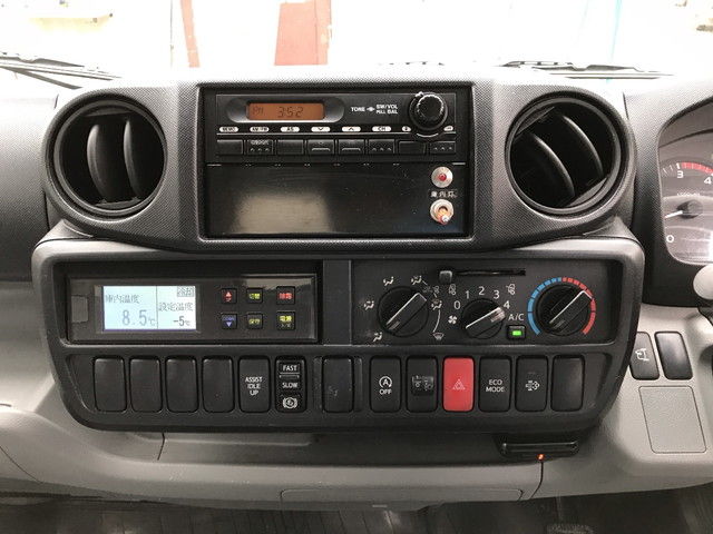 日野デュトロ冷凍車（冷蔵車）小型（2t・3t）[写真35]