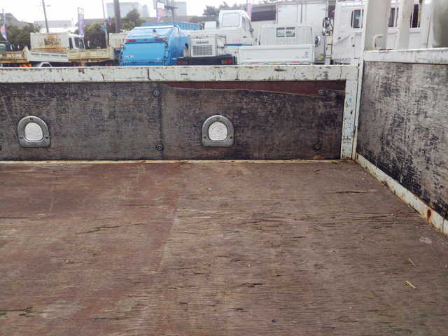 いすゞエルフ平ボディ小型（2t・3t）[写真12]