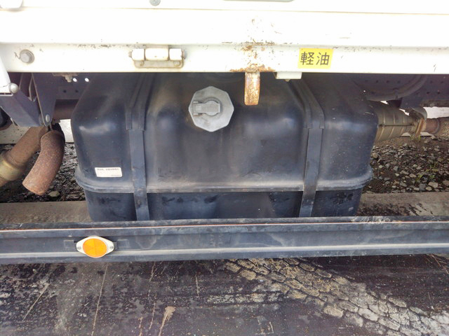 いすゞエルフ平ボディ小型（2t・3t）[写真17]